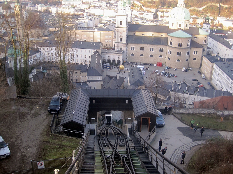 Talfahrt mit der Festungsbahn Salzburg