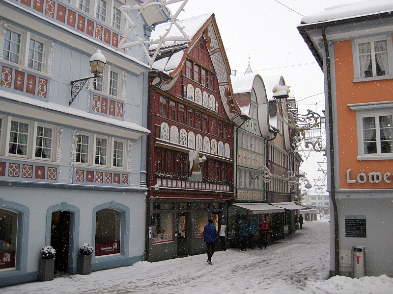Holzhäuser im Zentrum von Appenzell im Winter