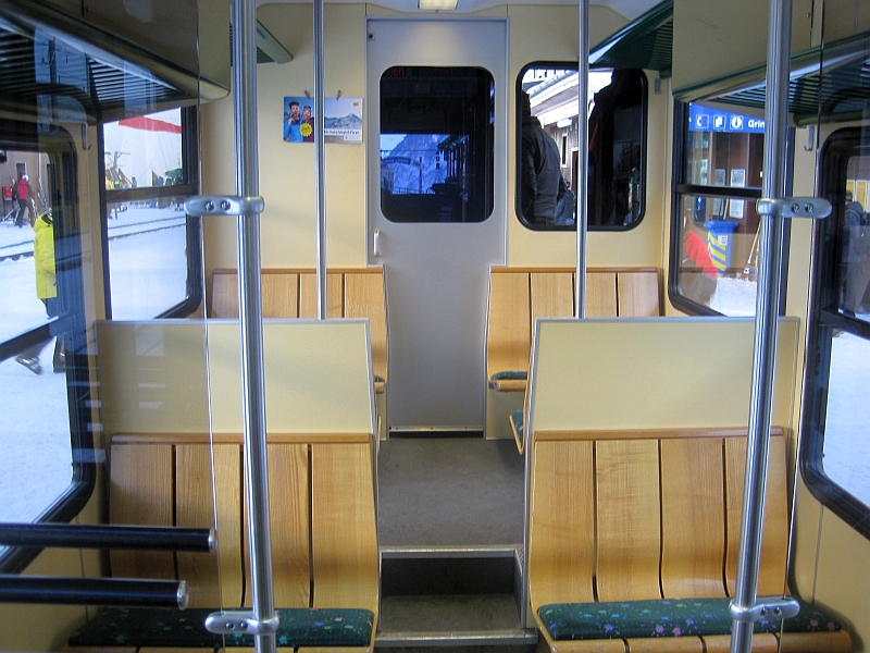 Innenbild Triebwagen der Wengernalpbahn