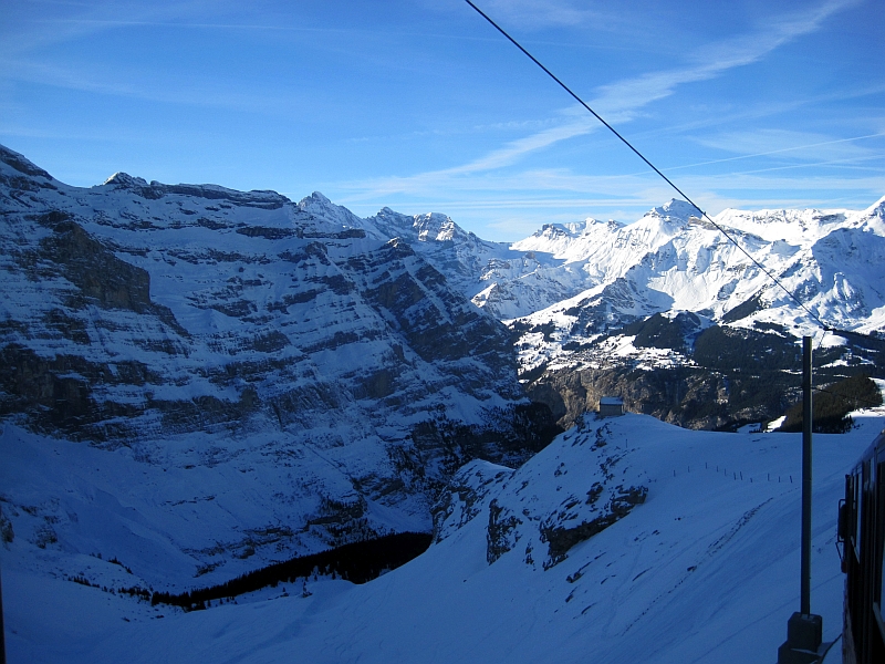 Blick aus dem Zugfenster der Jungfraubahn