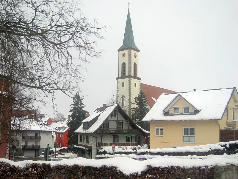 Fahrt durch Löffingen mit der St. Michaelskirche