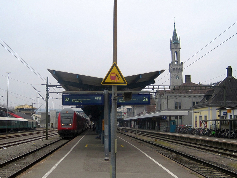 IRE der Schwarzwaldbahn im Bahnhof Konstanz