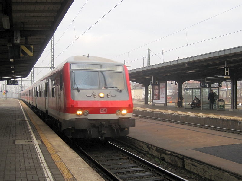 Regionalbahn Eisenach-Halle bei der Einfahrt in Weimar