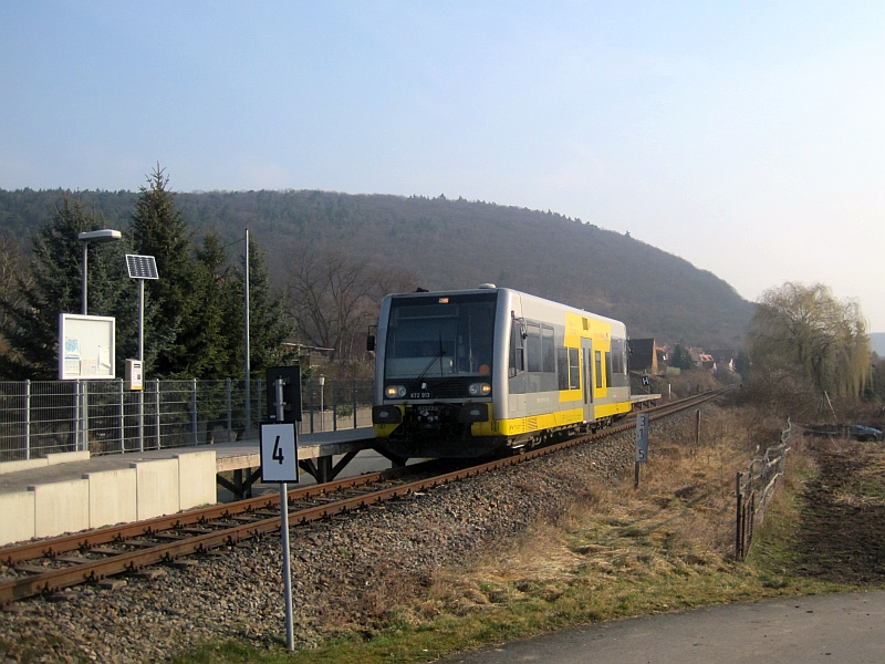 Triebwagen der Burgenlandbahn in Wangen (Unstrut)