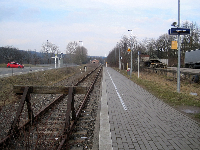 Bahnsteig und Prellbock Wippra