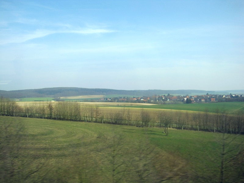 Fahrt auf der Schnellfahrtstrecke zwischen Göttingen und Hannover