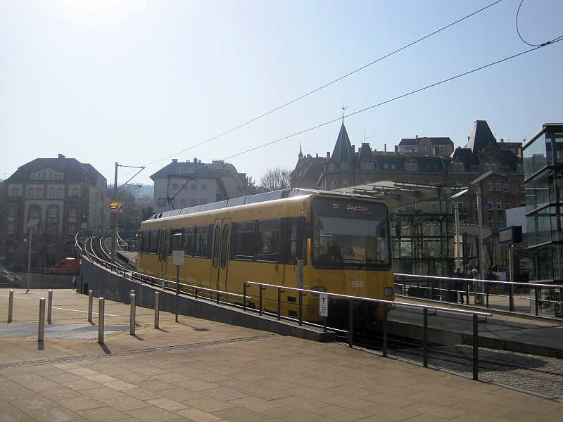 Zahnradbahn nach der Ankunft auf dem Marienplatz