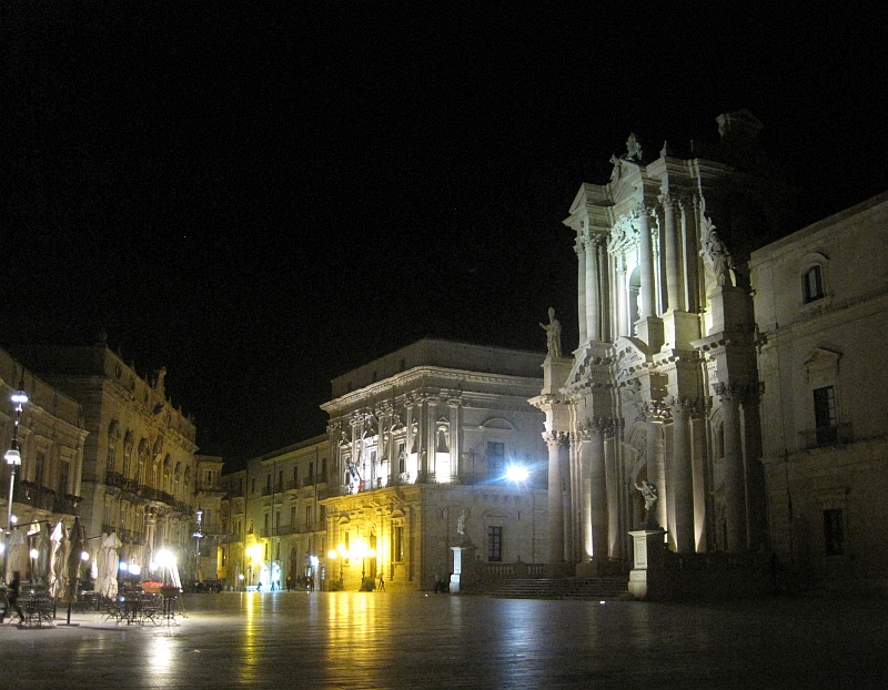 Dom Santa Maria delle Colonne Syrakus bei Nacht