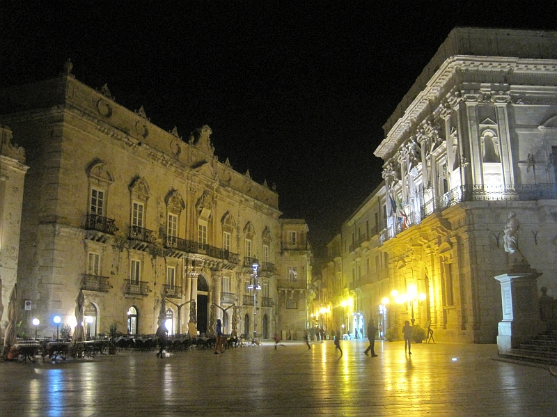Piazza Duomo Syrakus bei Nacht