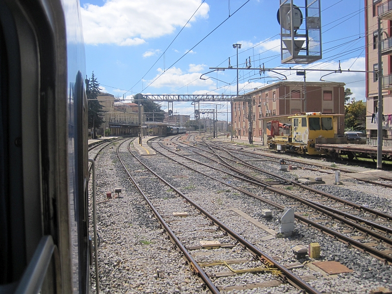 Einfahrt in den Bahnhof Caltanissetta Centrale