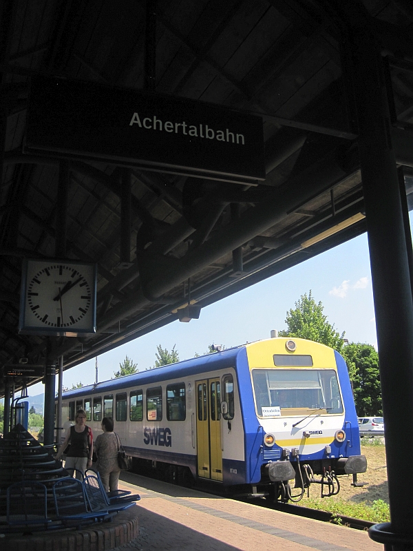 Dieseltriebwagen NE 81 im Bahnhof Achern