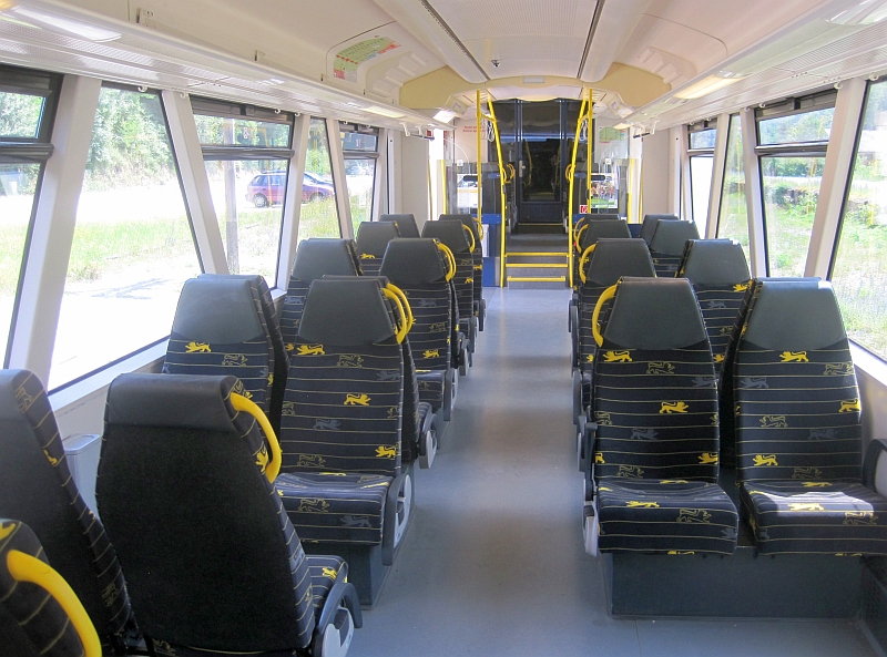 Innenbild SWEG-Regio-Shuttle mit Sitzbezügen im 