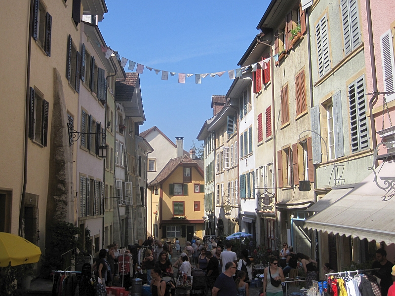 Markt in der Altstadt von Biel