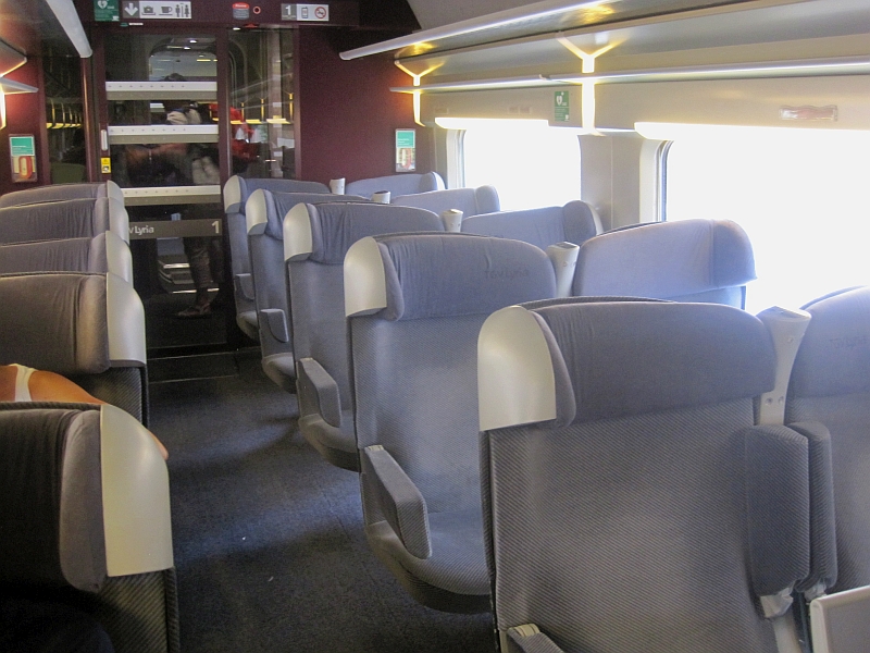 Erste Klasse im TGV POS von Lyira