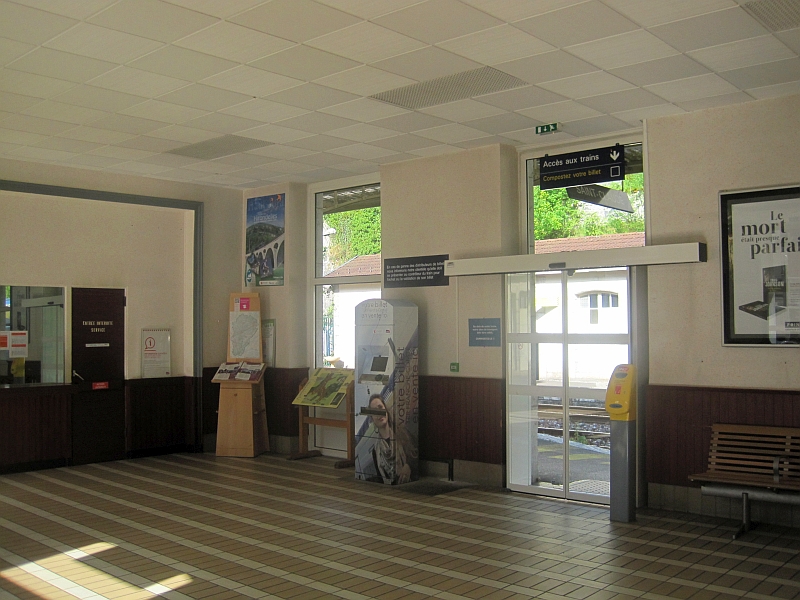 Schalterhalle im Bahnhof von Saint-Claude