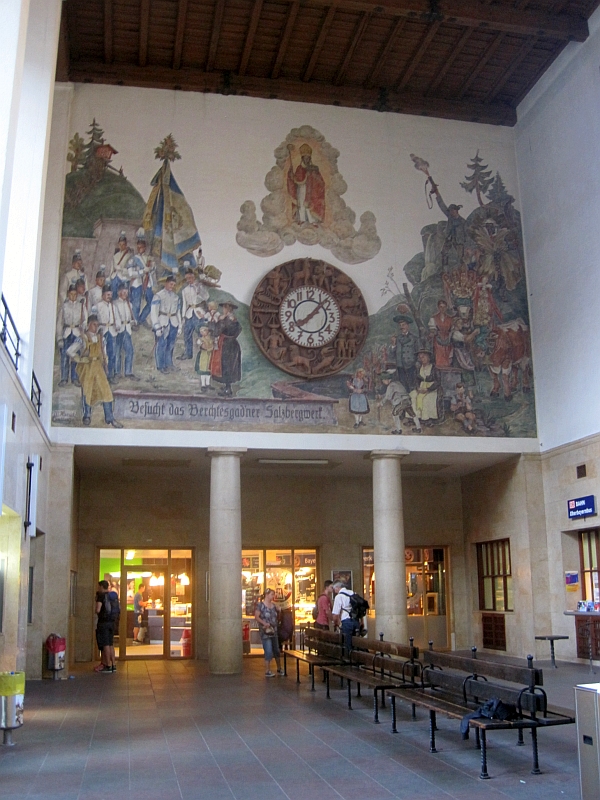 Fresko von Maria Harrich in der Bahnhofshalle Berchtesgaden