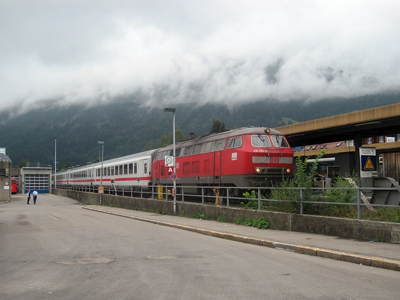 Intercity 'Nebelhorn' nach der Ankunft in Oberstdorf