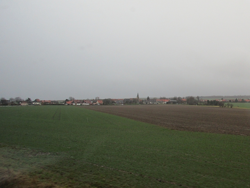 Blick aus dem Zugfenster zwischen Helmstedt und Braunschweig
