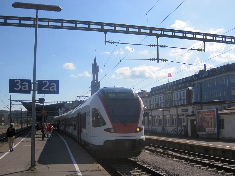 seehas-Zug im Bahnhof Konstanz