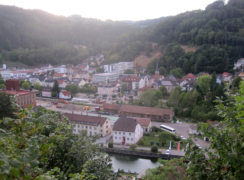 Blick auf den Haltepunkt Zell im Wiesental
