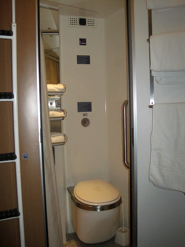 Toilette im Deluxe-Abteil des Comfortline-Schlafwagens
