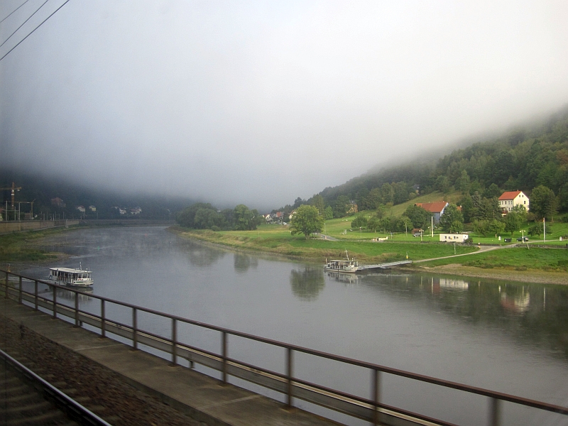 Blick aus dem Zugfenster im Elbtal