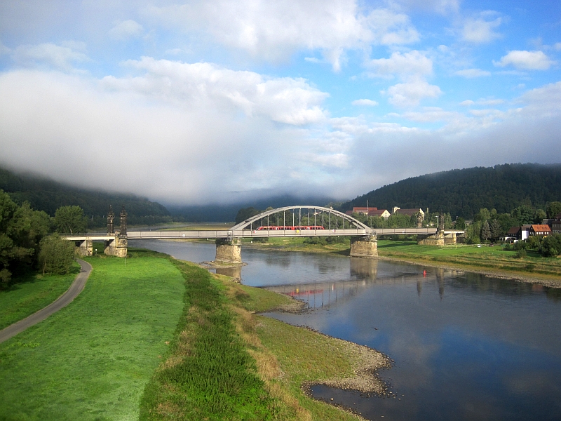 Desiro-Triebzug auf der Carolabrücke Bad Schandau