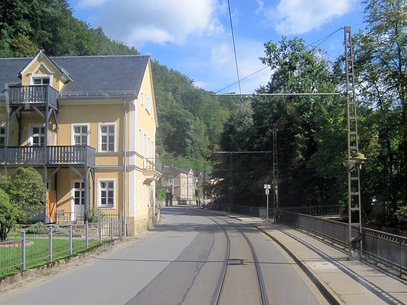 Fahrt mit der Kirnitzschtalbahn durch Bad Schandau