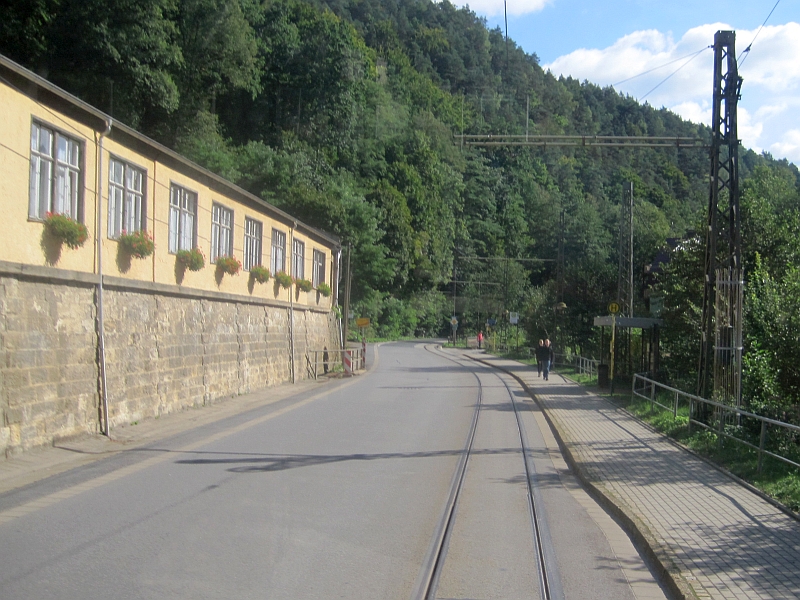 Fahrt mit der Kirnitzschtalbahn durch Bad Schandau