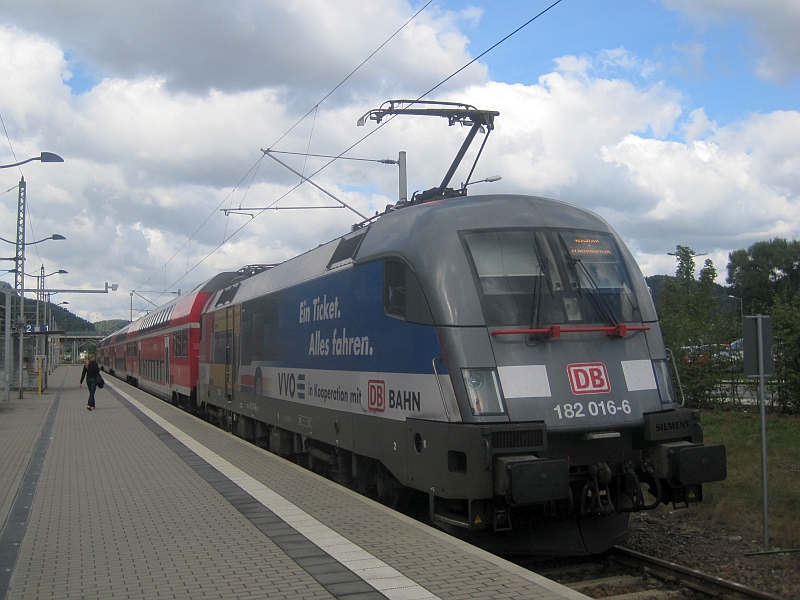 Zug der S 1 im Bahnhof Bad Schandau