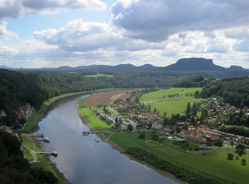 Blick von der Bastei ins Elbtal