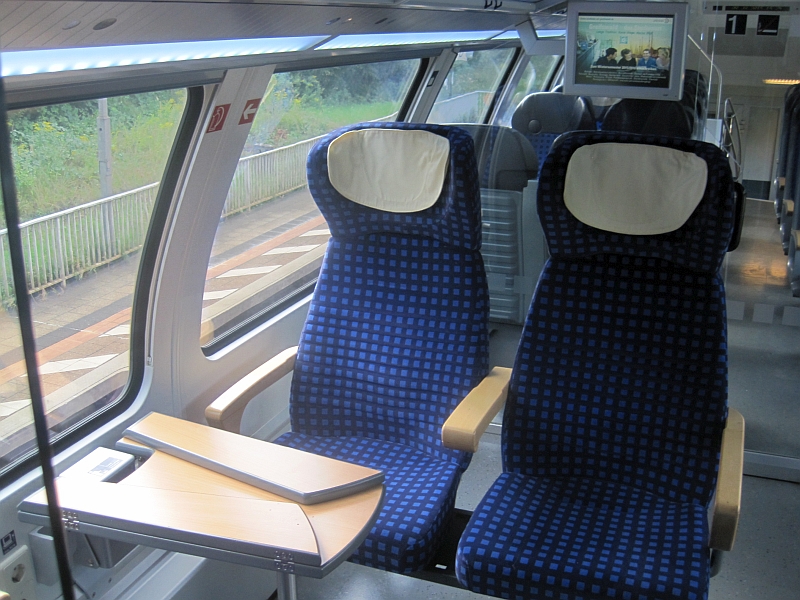 Erste Klasse im Doppelstockwagen der S-Bahn Dresden