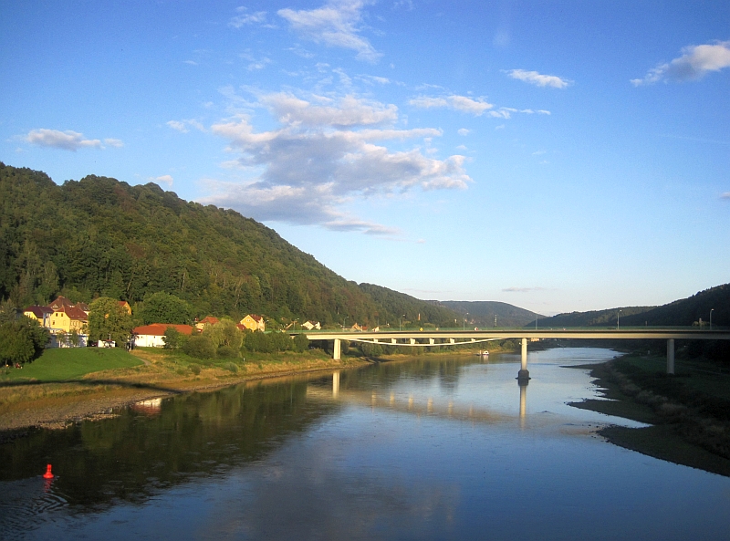 Fahrt auf der Carolabrücke über die Elbe