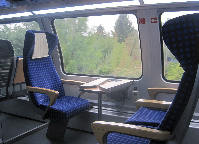 Erste Klasse im Doppelstockwagen der S-Bahn Dresden