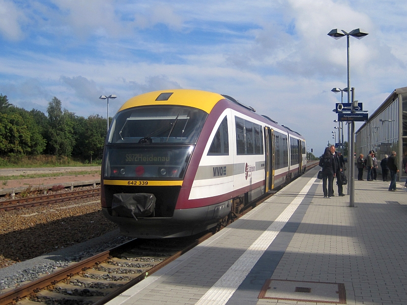 Desiro-Triebzug der SBS im Bahnhof Altenberg