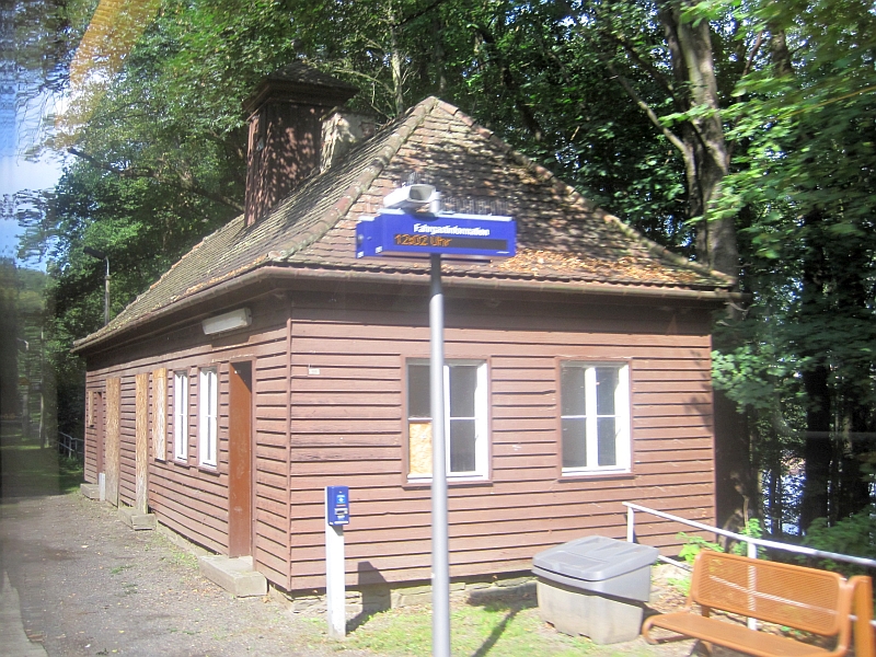 Dienstgebäude am Haltepunkt Köttewitz