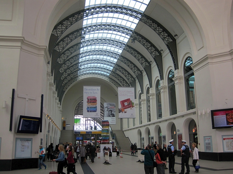 Empfangshalle im Hauptbahnhof Dresden