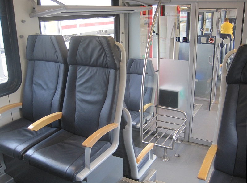 Erste Klasse im Flirt-Triebzug der DB