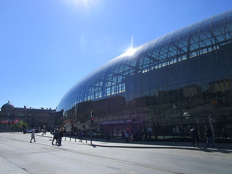 Glasfassade am Bahnhof Straßburg