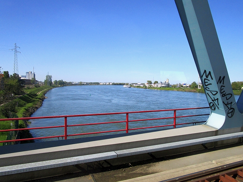 Fahrt über den Rhein