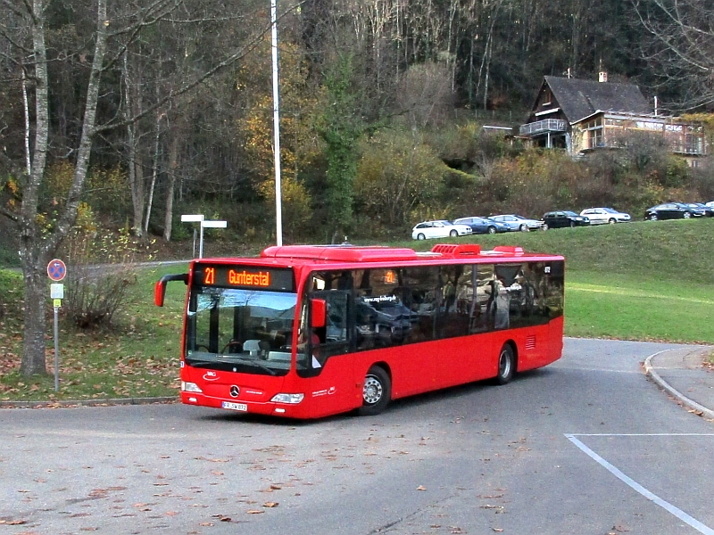 Bus nach Günterstal an der Talstation der Schauinslandbahn