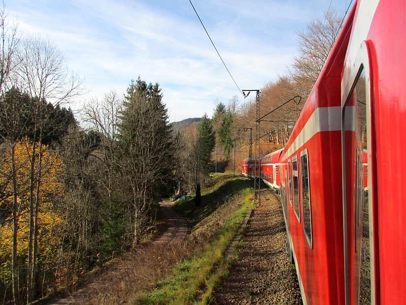 Fahrt auf der Höllentalbahn durch den Schwarzwald