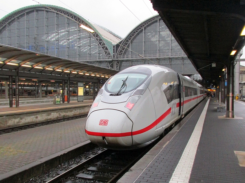 ICE Velaro im Hauptbahnhof Frankfurt