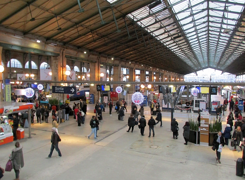 Bahnsteighalle im Bahnhof Paris Gare de Nord