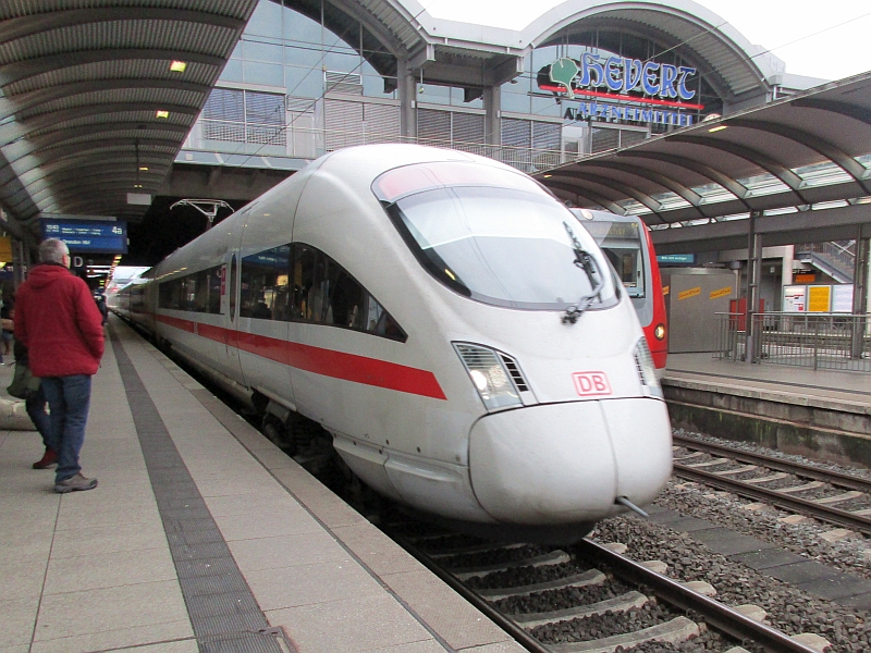 ICE-T im Hauptbahnhof Mainz