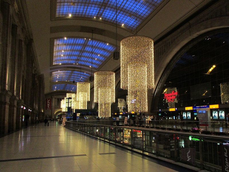 Weihnachtsbeleuchtung im Hauptbahnhof Leipzig