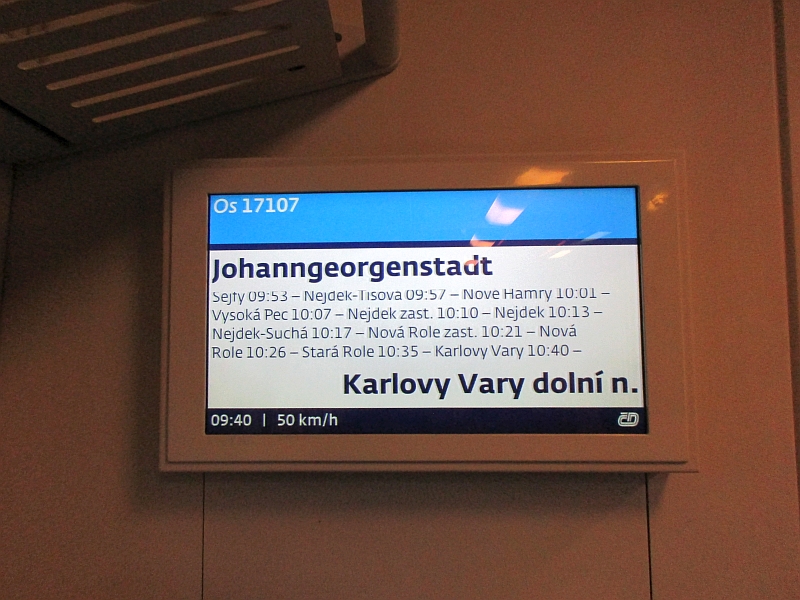 Fahrplan und Geschwindigkeitsanzeige auf einem Display im Regioshark