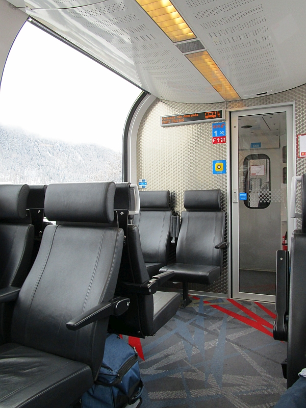 Innenbild Panoramawagen des Bernina-Express