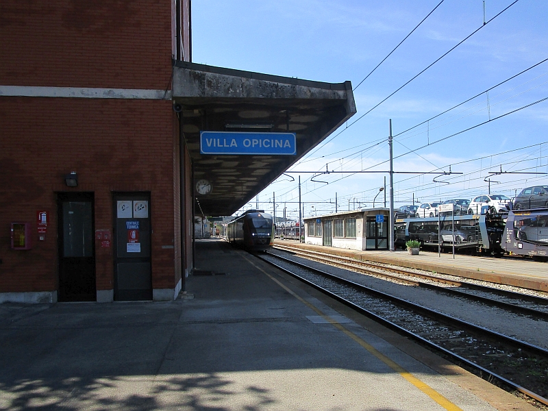 Bahnsteig am Bahnhof Opicina