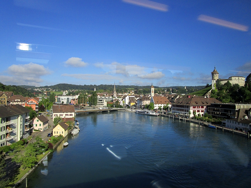 Blick auf Schaffhausen von der Rheinbrücke Feuerthalen